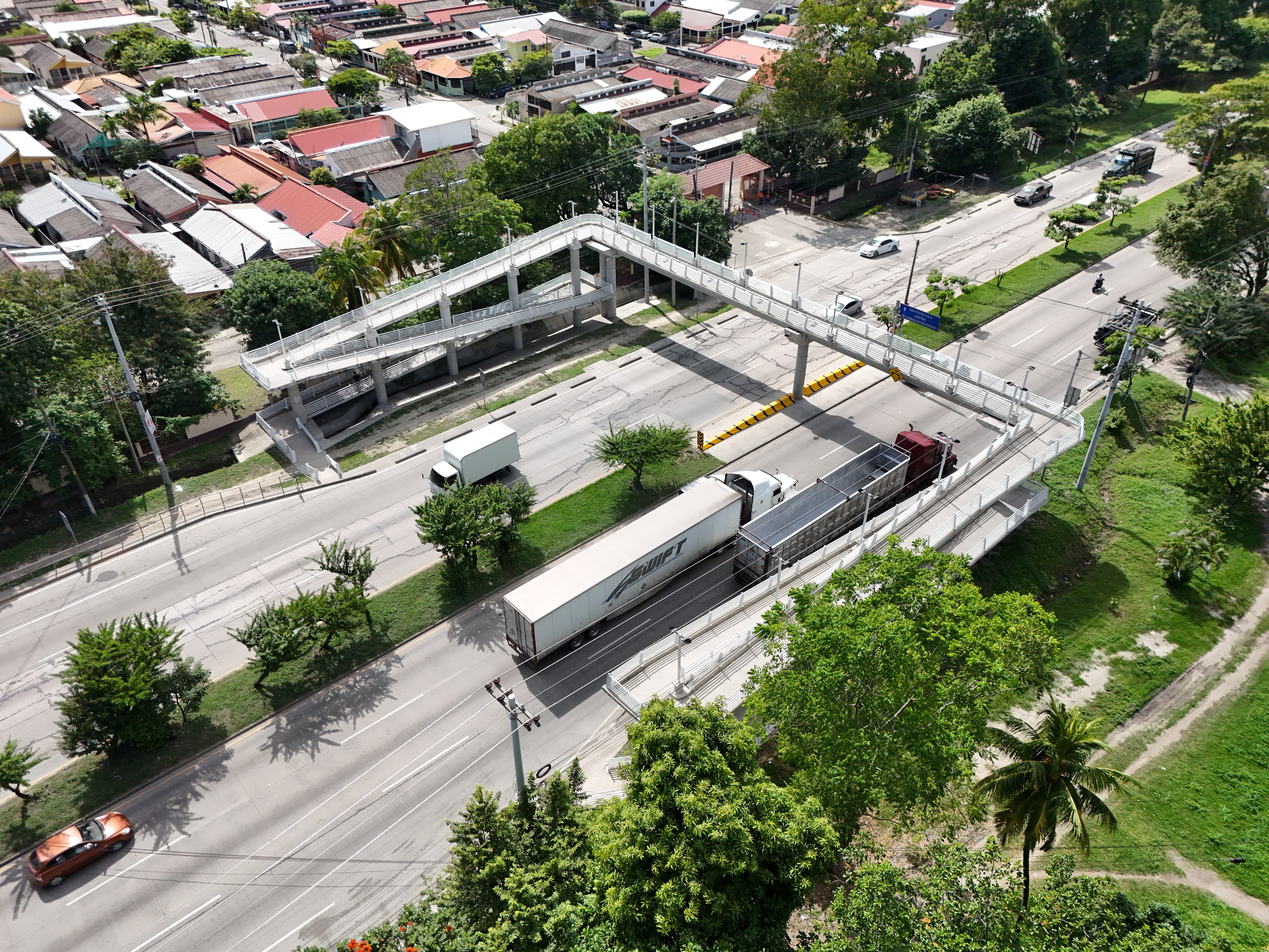 Puente Peatonal FESITRANH